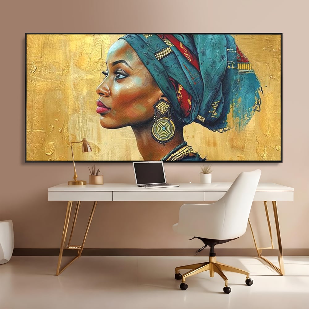 Tablou canvas cu tablou canvas cu profil de femeie, in rama de aluminiu negru, pe perete intr-un birou